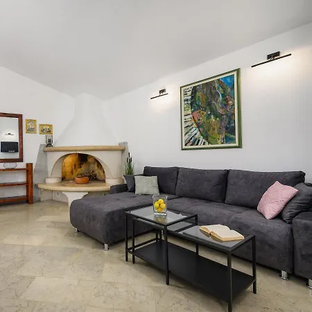 Holiday home Casa Pina